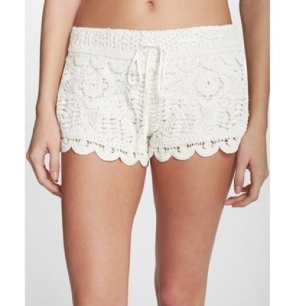 Cream Crocheted Scalloped Shorts